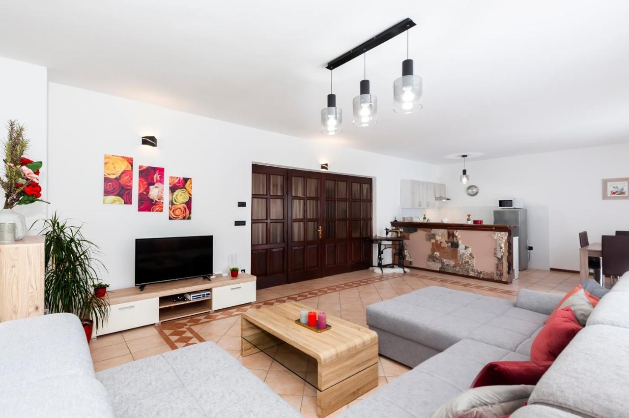 Apartment St. Antonio 罗维尼 外观 照片