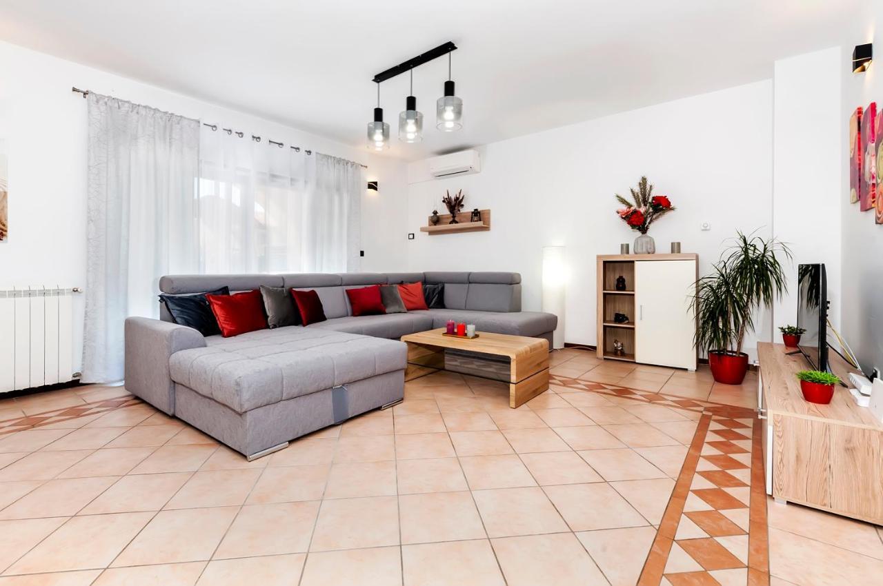 Apartment St. Antonio 罗维尼 外观 照片